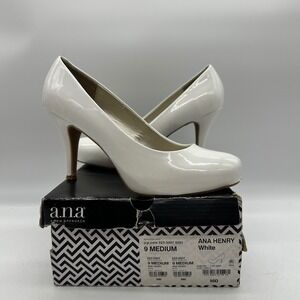a.n.a 023-5007 Women Size 9M ANA Henry White Pump Patent Round Toe Stiletto Heel